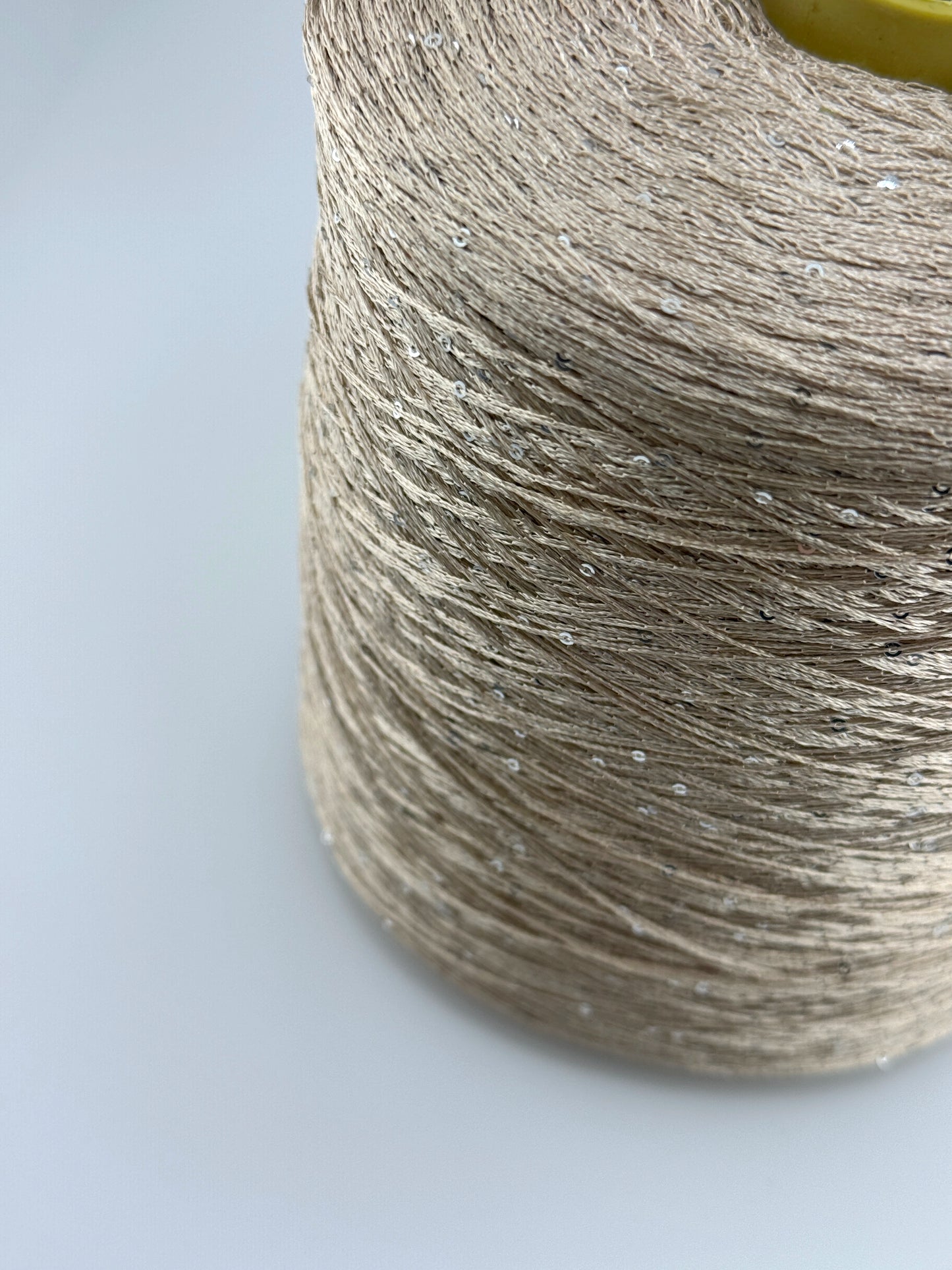 Paillettes Micro Yarn. Champagne | ColourPopCrafts