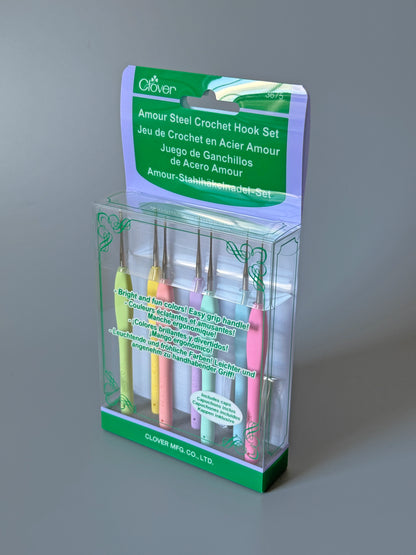 Clover Amour Steel Crochet Hook Set (0.6–1.75 mm)