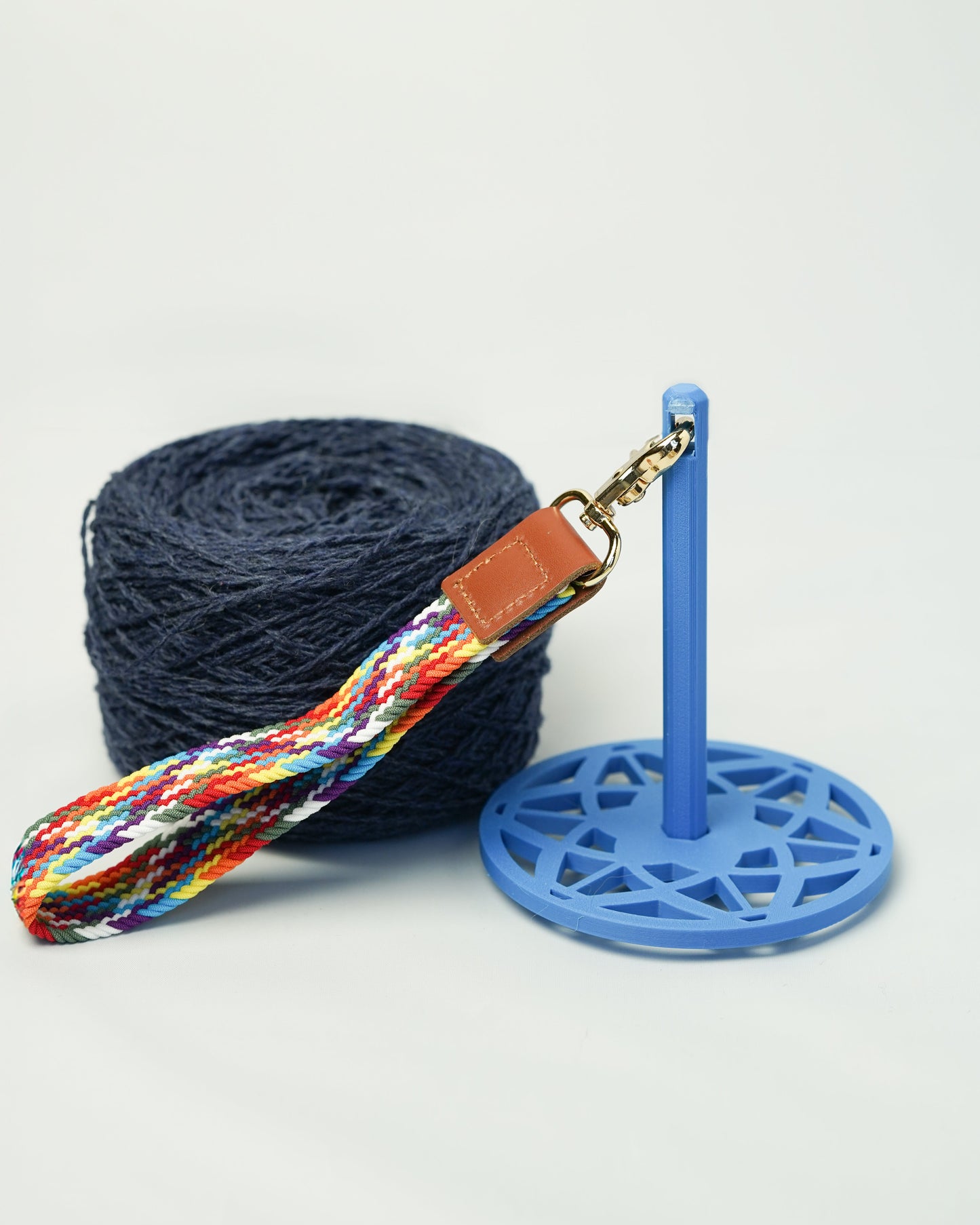 3D Printed Portable Yarn Holder blue