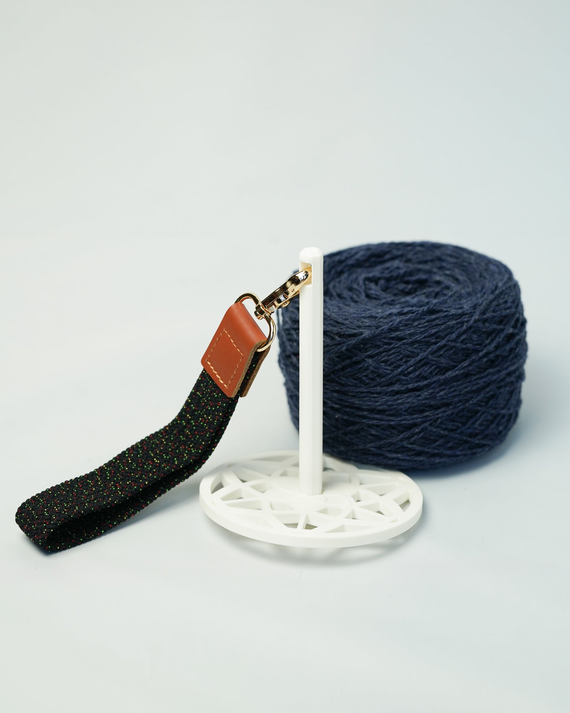 3D Printed Portable Yarn Holder white