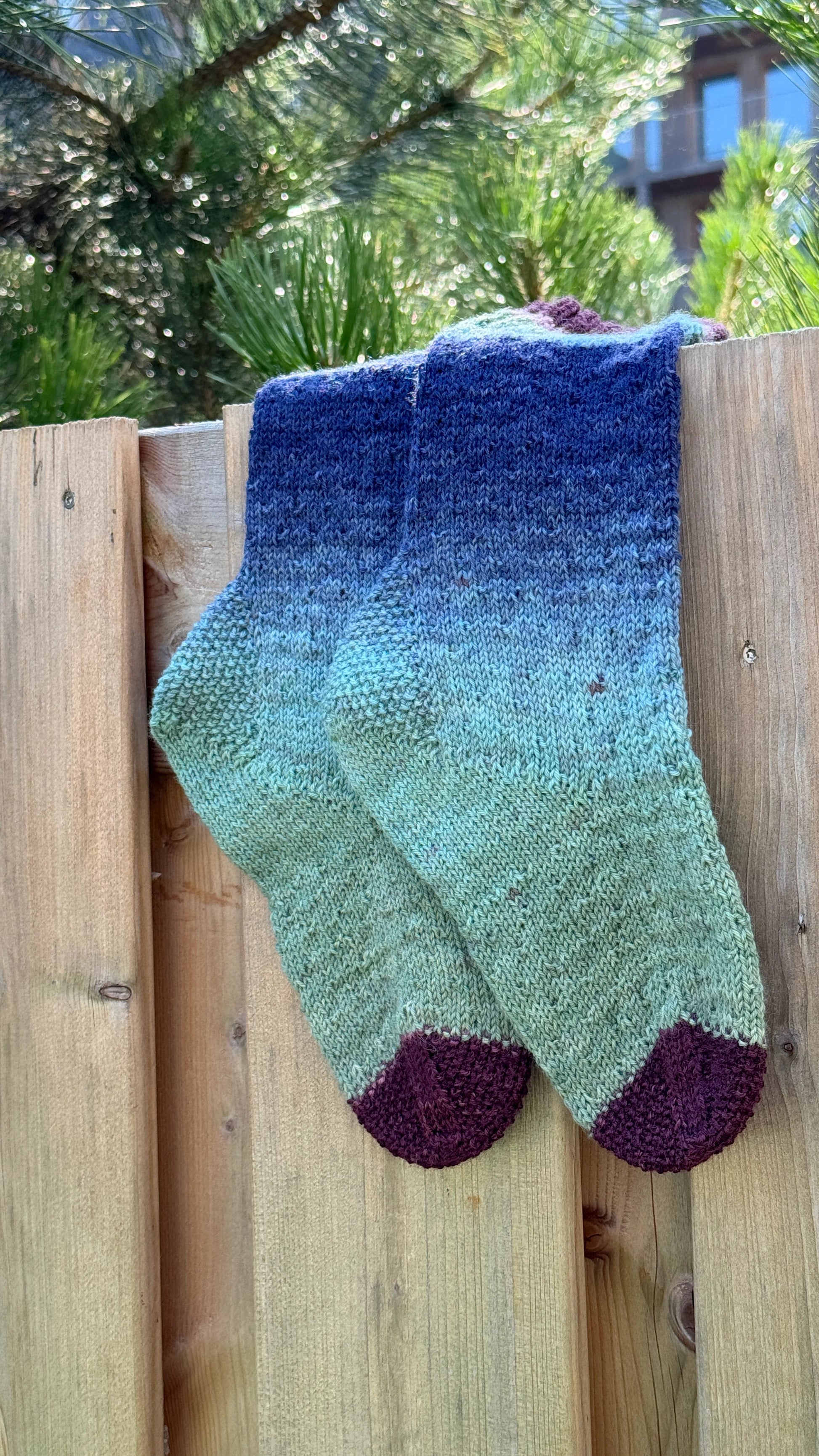 Gradient Socks – Digital Knitting Pattern | ColorPopCrafts
