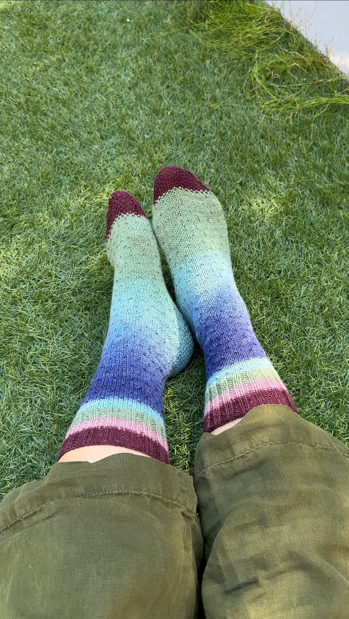 Gradient Socks – Digital Knitting Pattern | ColorPopCrafts