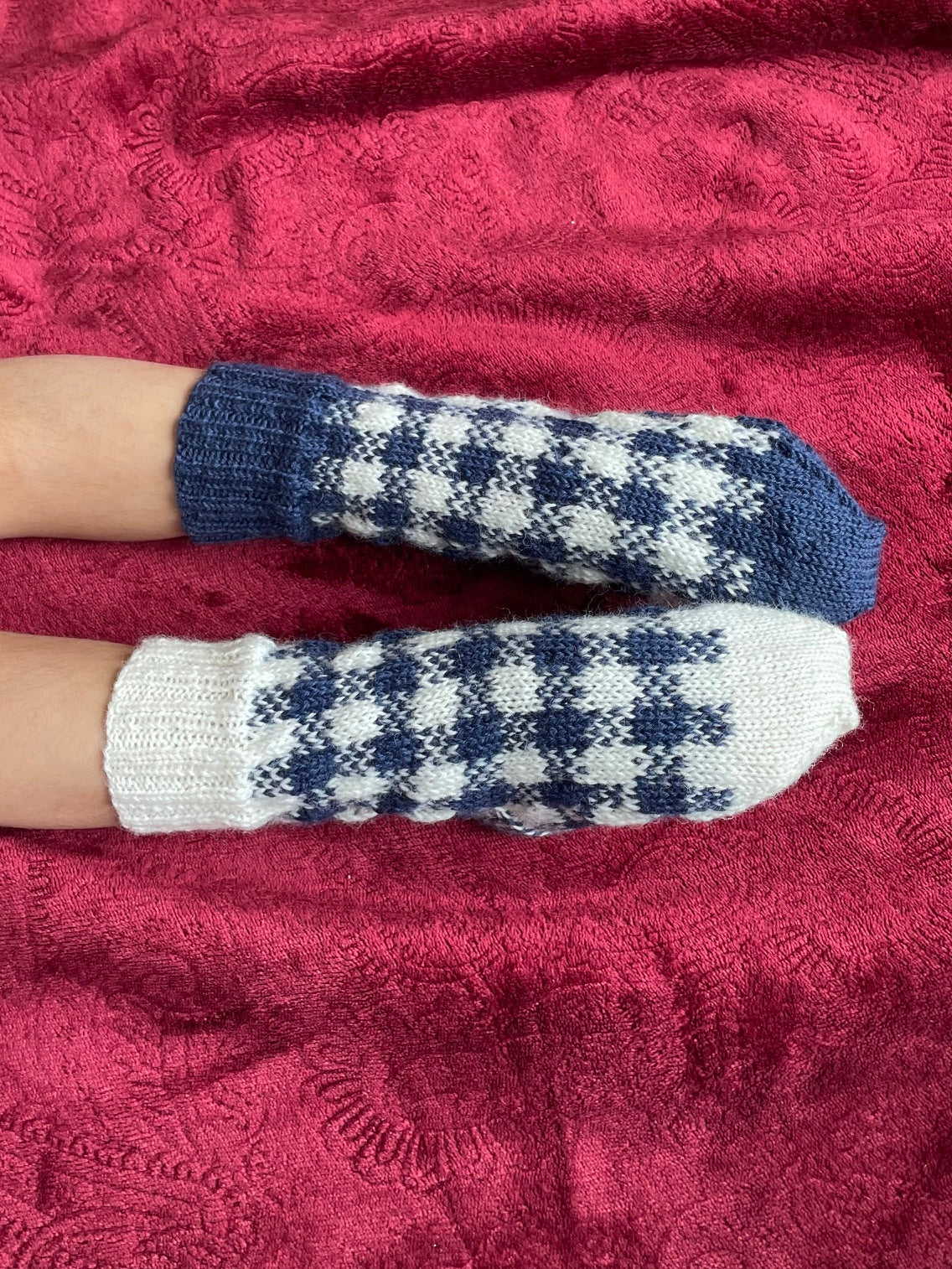 Legally Blonde Socks – Gingham Colourwork Knitting Pattern | ColourPopCrafts