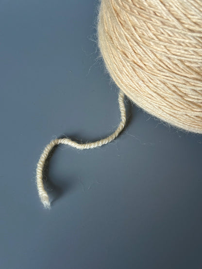 Queenotto Wool & Cashmere Yarn | Pale Oat