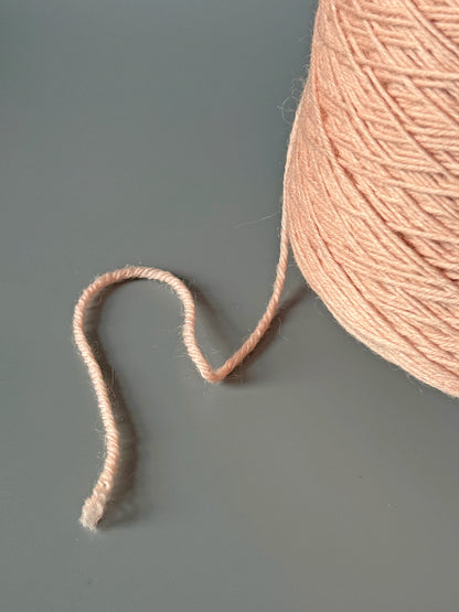 Queenotto Wool & Cashmere Yarn | Soft Coral
