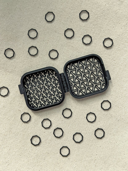 Rhombus Stitch Markers Set – 20 pcs with Box Black