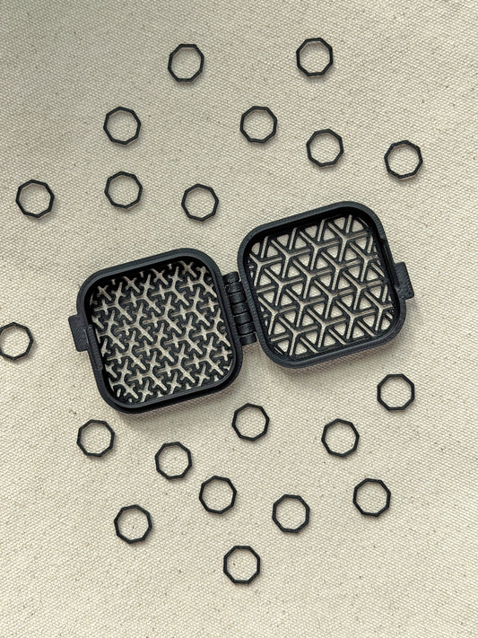 Rhombus Stitch Markers Set – 20 pcs with Box Black