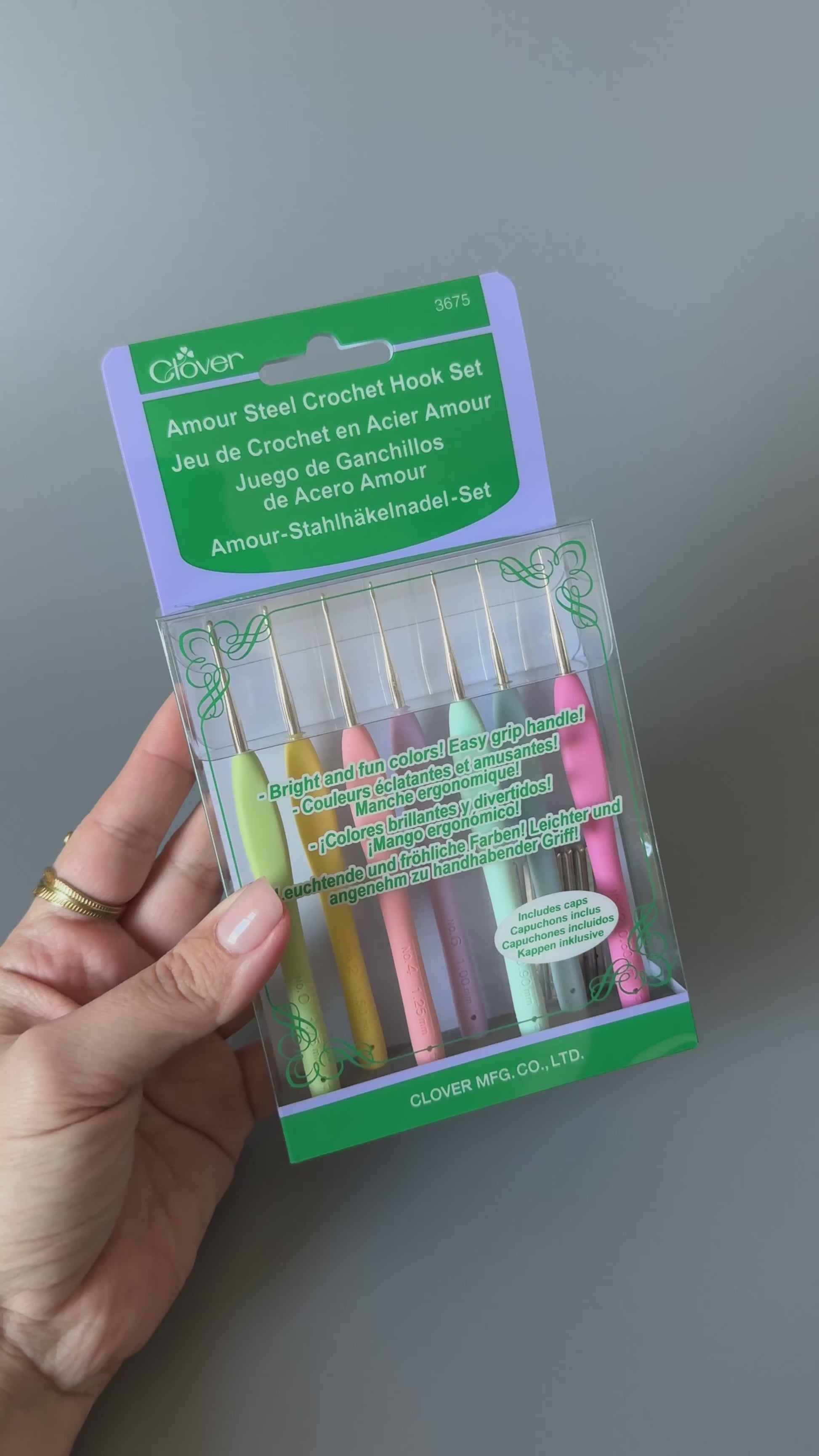 Clover Amour Steel Crochet Hook Set (0.6–1.75 mm)