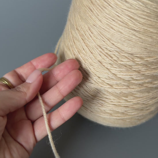 Queenotto Wool & Cashmere Yarn | Pale Oat