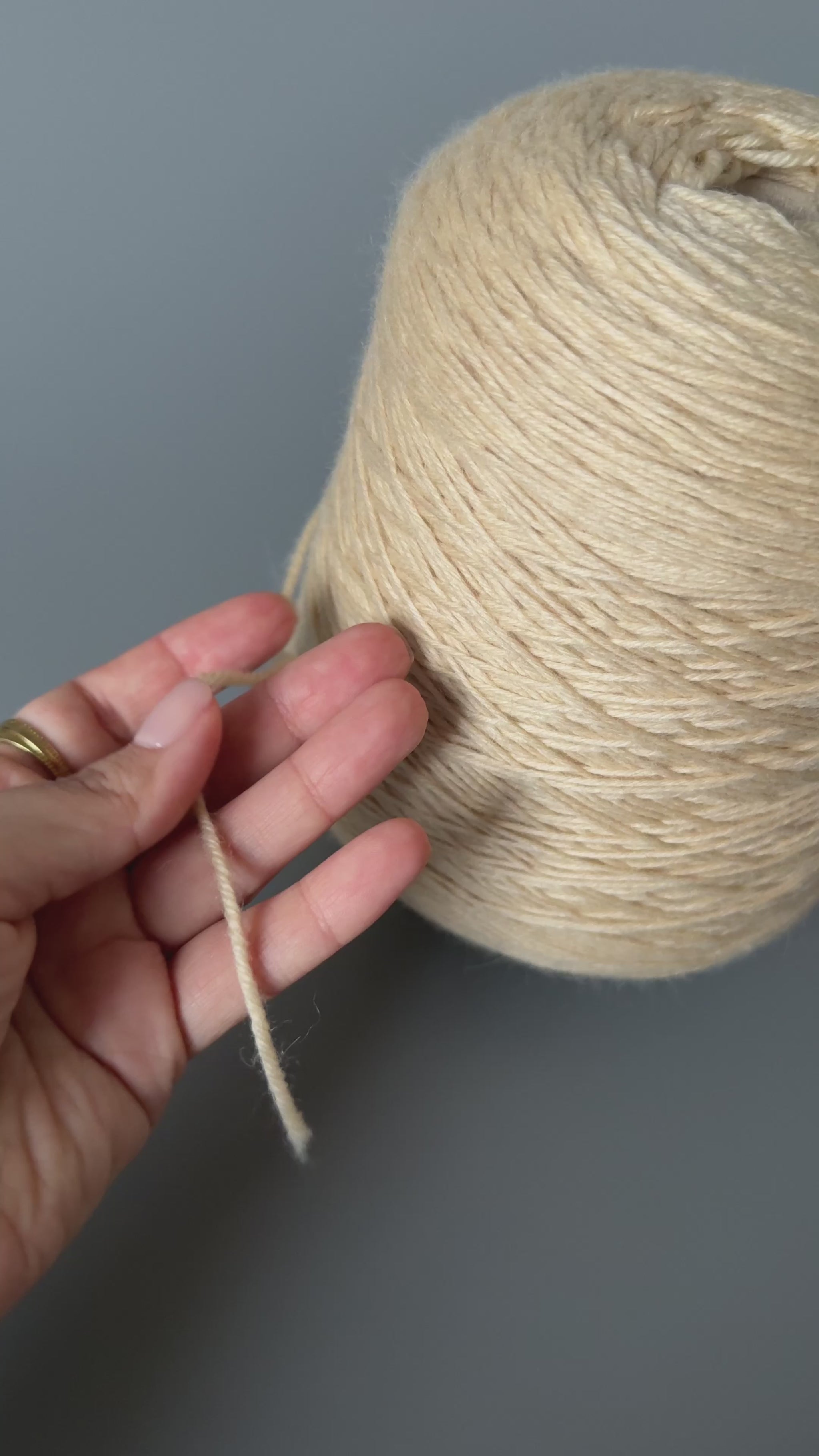Queenotto Wool & Cashmere Yarn | Pale Oat