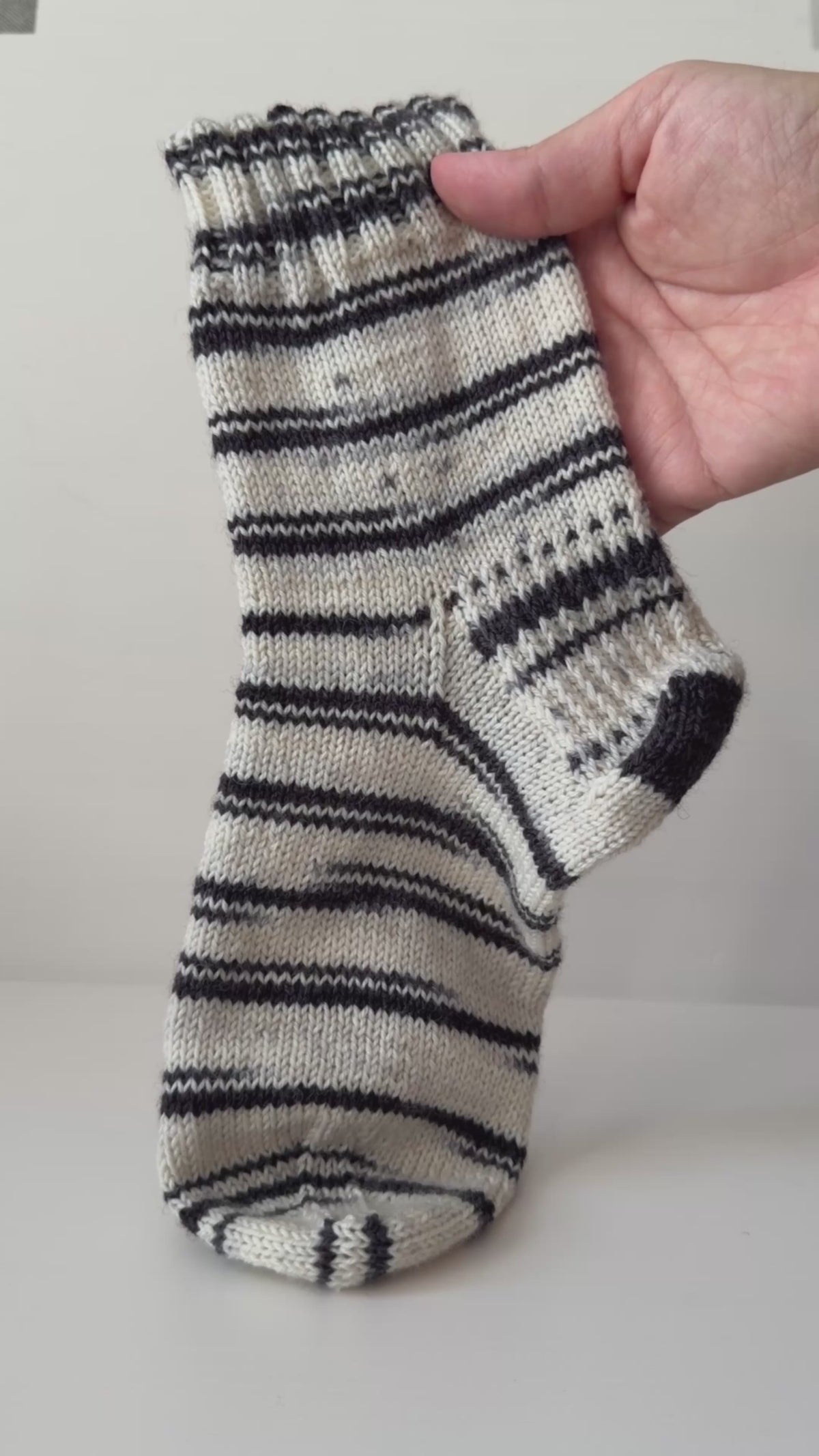 Kremke Lazy Lion Hand-Dyed Sock Yarn 4-ply