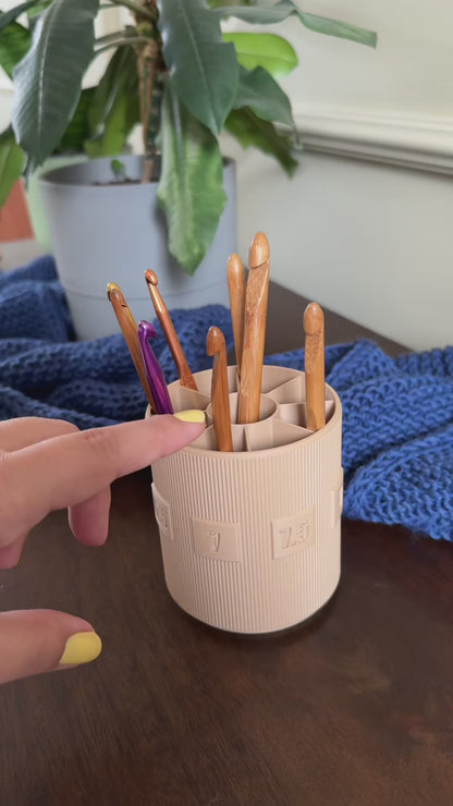 Crochet & Knitting Organizer – DPN Needle Holder with Rotating Base